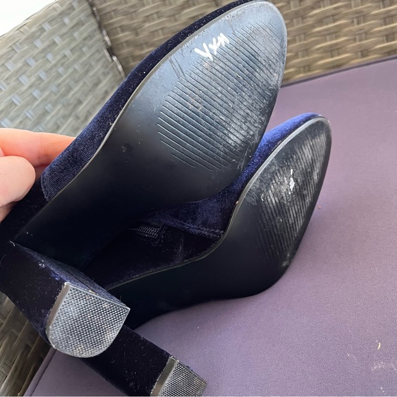 Steve Madden Edit Royal Blue Velvet
High Heel Mid-Calf Boot- Size 6.5 - Picture 13 of 13
